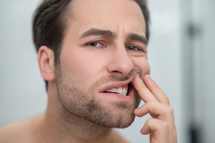 Gum swelling and severe pain